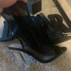 🖤 Black mesh bootie acrylic heel 🖤